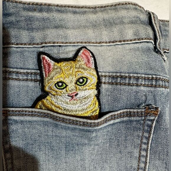 Indigo Rein Jean shorts with patches. Size 9 - Picture 5 of 7